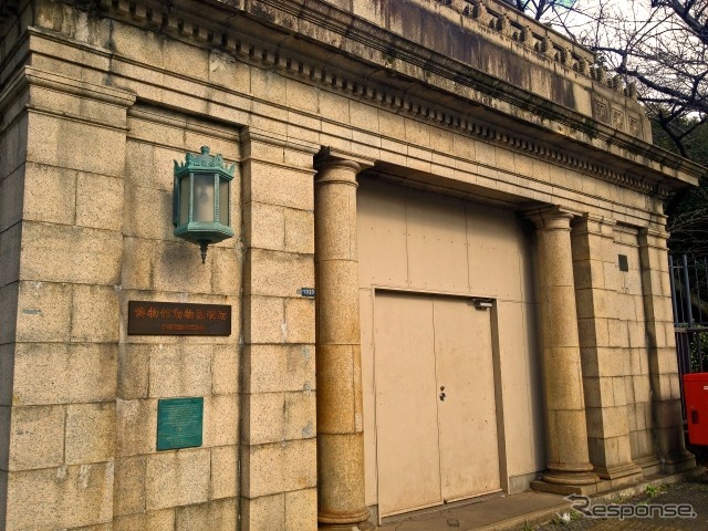 会場の旧博物館動物園駅