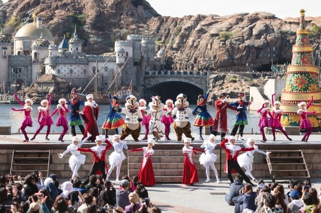 37周年を祝ってBIGが登場！(C) Disney