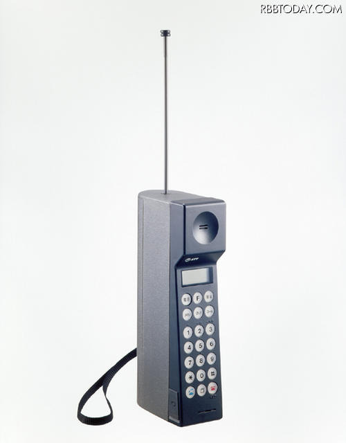 ムーバの呼称が使われる前の803型携帯電話