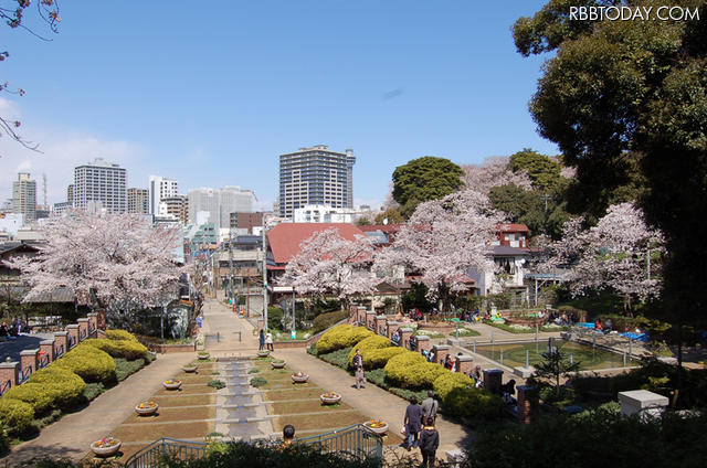 元町公園プール下