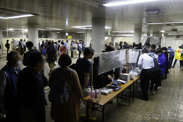 京成電鉄ミステリーツアー：東成田駅でオリジナルグッズ販売