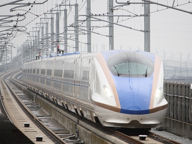 11月22日から本運用されるJR東日本の新幹線オフィス。北陸新幹線では『かがやき』『はくたか』の全列車・全区間で実施されるため、JR西日本としては10月1日から試行されている山陽新幹線の「S Work車両」に続く新幹線テレワークとなる。