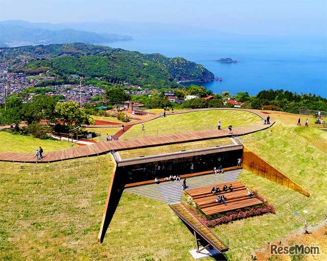 伊東市内の絶景スポット「小室山リッジウォークMISORA」