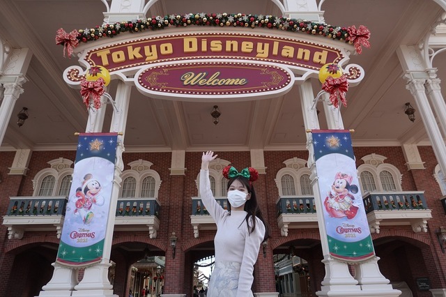 「東京ディズニーランドのクリスマス」As to Disney artwork, logos and properties： (C) Disney