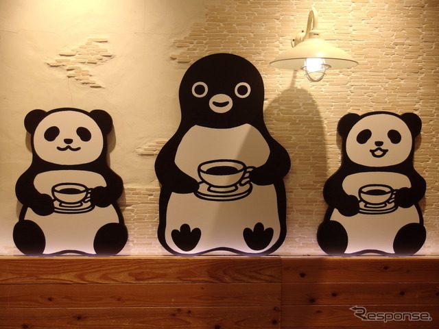 Suicaのペンギン×ハミングカフェbyプレミィ・コロミィ：店内　(c) Chiharu Sakazaki／JR東日本／DENTSU　Suica by JR東日本