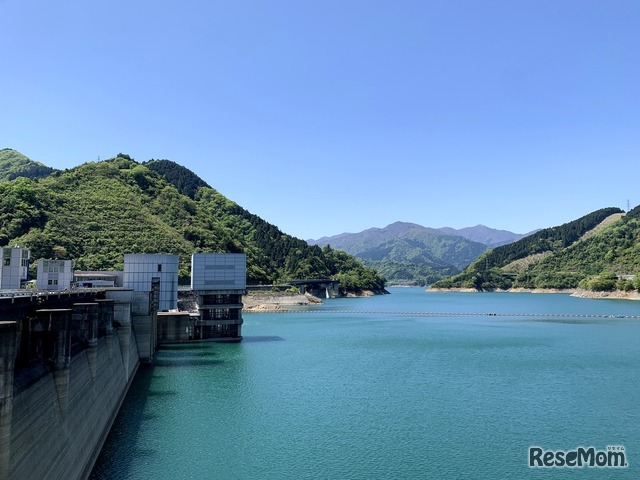 宮ヶ瀬湖の夏（イメージ）