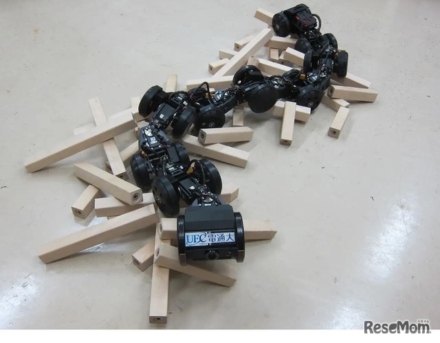 災害対応ヘビ型ロボットT2Snake-3©国立大学法人電気通信大学 田中基康研究室