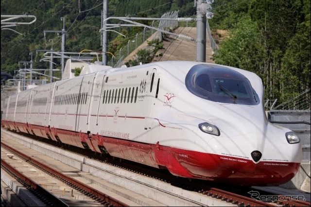 JR九州は西九州新幹線が開業する9月23日から秋の臨時列車がスタート。西九州新幹線『かもめ』は在来線の『リレーかもめ』とともに週末に増発される。