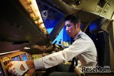 パイロットのお仕事たいけん（協力：日本航空）