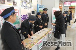 以前の王寺駅での配布の様子