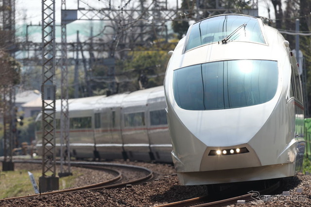 ツアーに使用される50000形VSE。体験列車の時刻は新宿9時50分頃発～伊勢原11時20分頃着、新宿13時50分頃発～伊勢原15時5分頃着。