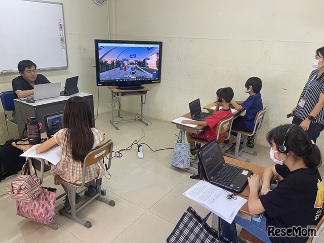 実証実験のようす： カンボジアプノンペン日本人学校