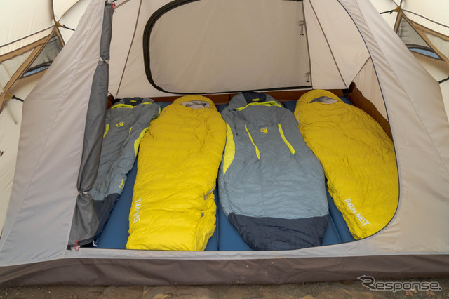 テントは4人がしっかり寝られる広さ。