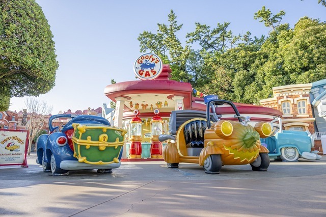 撮影スポットが盛りだくさん！！東京ディズニーランド「ディズニー・ハロウィーン」デコレーションを紹介 As to Disney artwork, logos and properties： (C) Disney