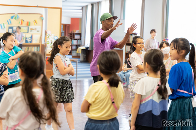 思い切り身体を動かしながら英語に親しむ「Physical Education」クラス