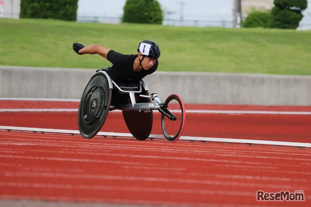 陸上競技用車いす「レーサー」体験