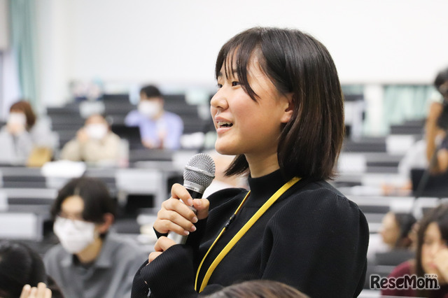 子供たちによる「水辺の課題」の発表と交流