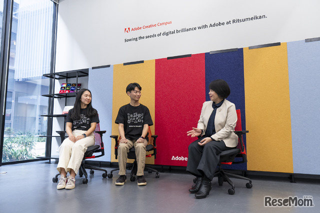 左から、Adobe Student Ambassadorの早川さん、小野さん、アドビの小池晴子氏