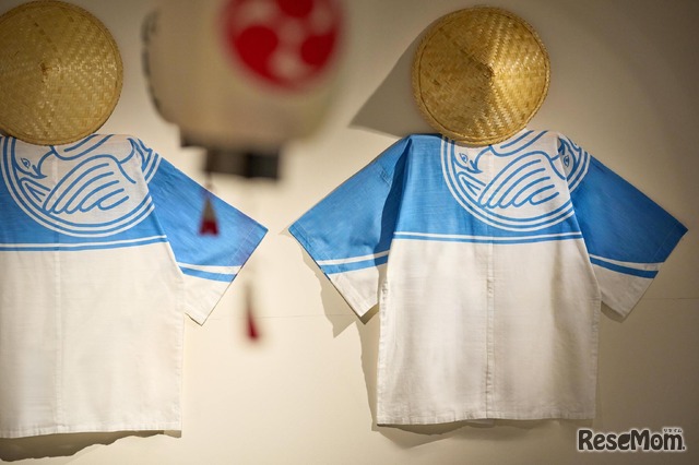 【OMO5京都三条】鷹山の曳き手法被を展示したOMOベース