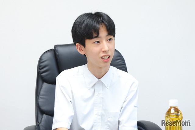 プロペラの静音化について研究する、三田国際学園7期生のM.Sさん