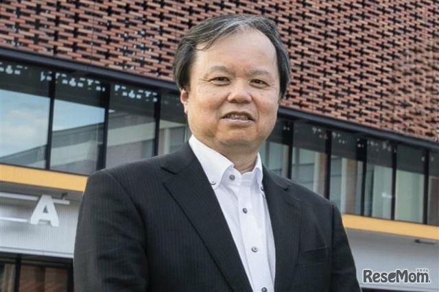 政治経済学部グローバルビジネス学科・学科長の中岡義久教授