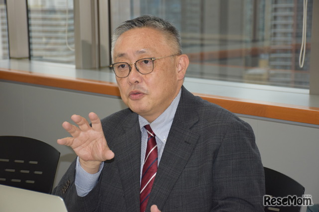 「声の教育社」の営業部に勤務する三谷潤一氏