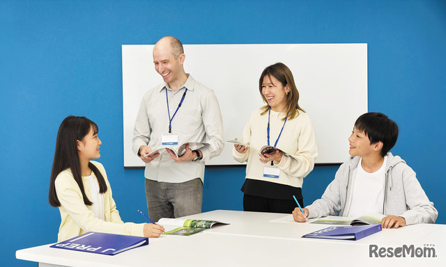 日本語で理解し、英語で実践するハイブリッド指導