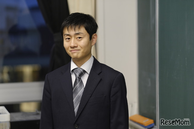 取材に応じてくれた常葉大学附属橘高等学校 社会科の小澤祐太先生