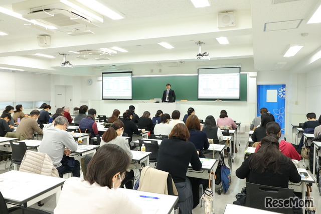 2025年12月14日に、駿台予備学校 お茶の水校3号館（東大専門校舎）で開催された『東大入試情報講演会 ₋冬編₋』のようす