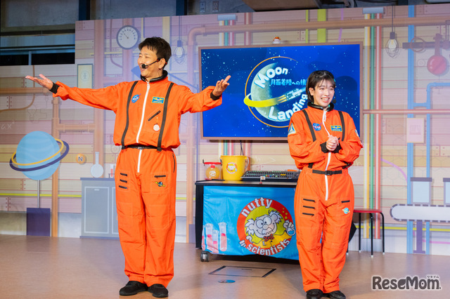 さすがプロの役者さん！子供たちは開始5秒でステージに釘付け。