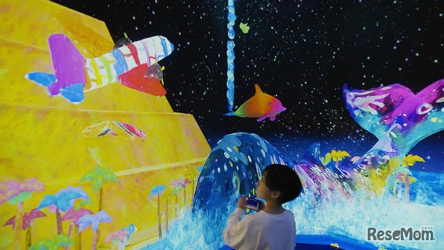 チームラボ「スケッチ環世界」 (c)チームラボ