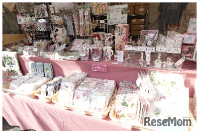 「ローズガーデンマーケット」（前年のようす）