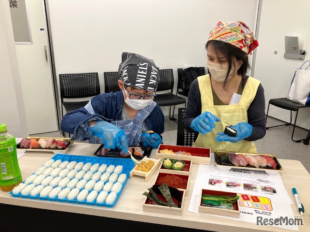 過去開催したお魚・お寿司調理体験のようす