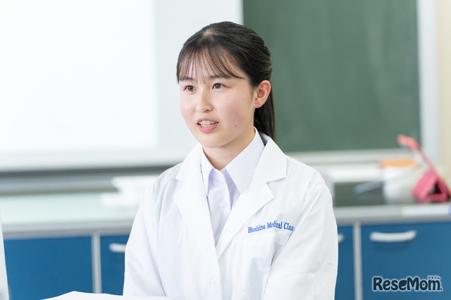 医療現場の見学を通し、大変さを知りつつも医師の姿に憧れをもったと語る姿に未来が垣間見えた気がした