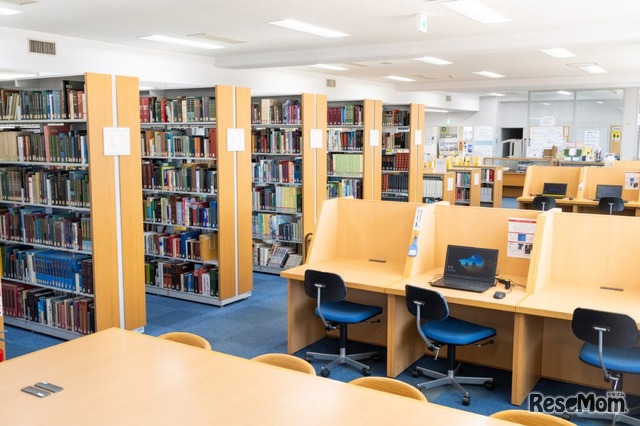 聖学院大学総合図書館