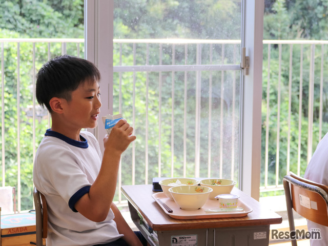 クラス全員での給食時間