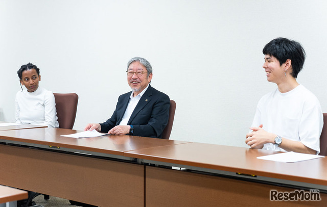 左から、Bettyさん、三村教授、森次さん