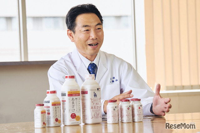 「凝縮されたブドウ糖、必須アミノ酸、麹菌が作るビタミンB群。体に必要なものが揃うのが“飲む点滴”と言われるゆえん」八海醸造 取締役 製造本部長 倉橋敦さん（通称「あまさけ博士」）