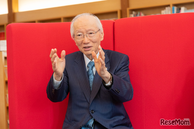 「『母校』は巣立った子供たちがいつでも帰ってこられるような『母港』でもある」と近藤先生
