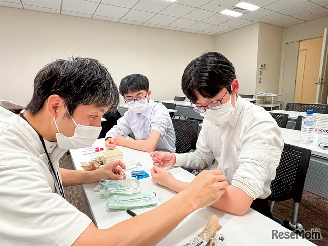 「芝漬ゼミ」小児科のようす