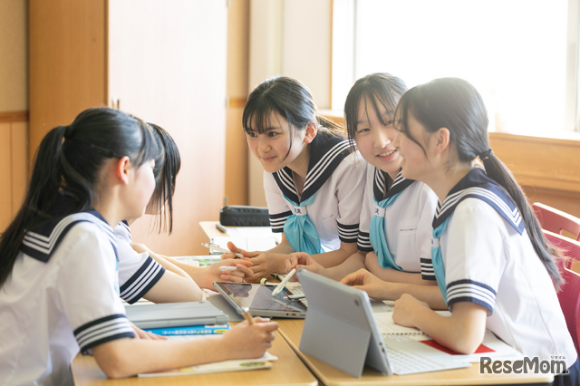 6年間を通じ社会が求める女性リーダーを育てることを目指す