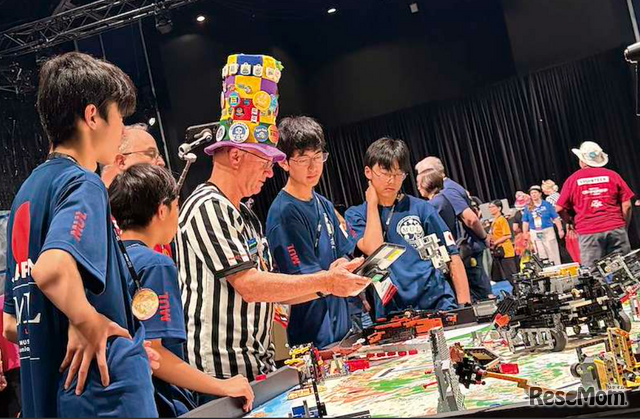 LEGO部は全国大会に優勝し、世界大会に出場。