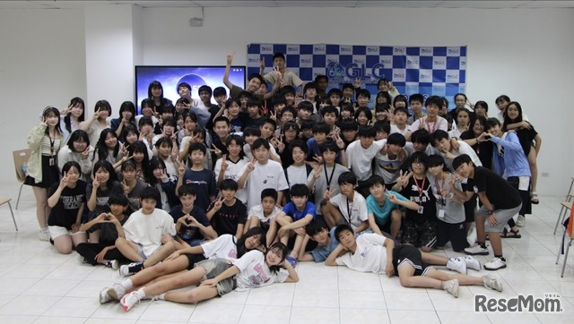 中学2年生で全員が参加するセブ島留学のようす