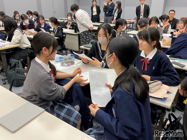 大手企業との連携で、生徒がおこづかい管理アプリを開発中！