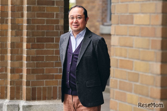 国際教養学部長 鈴木唯教授