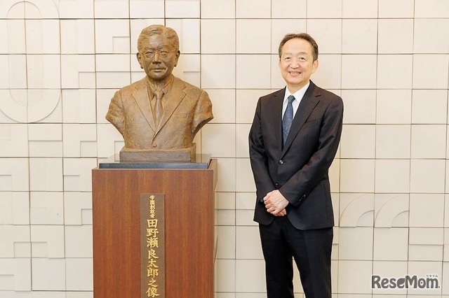 西大和学園の岡田清弘学園長・校長