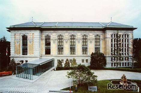 国際子ども図書館前景