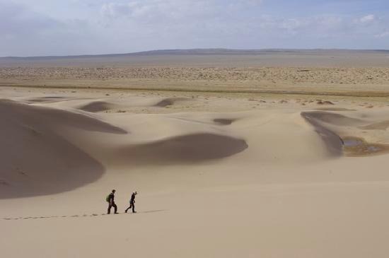 こちらも直訳すると、砂漠砂漠です……ゴビ砂漠 / モンゴル