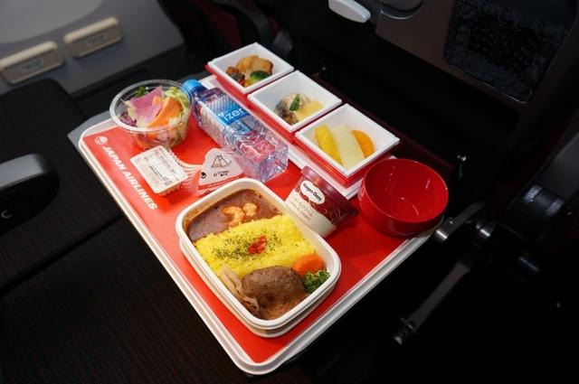 JAL、新フラッグシップ「SKY SUITE 777」を初公開