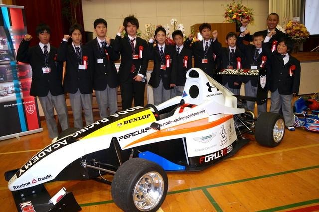 未来のレーシングドライバーを目指す10名が、栃木県の茂木町に開校した「NODAレーシングアカデミー」に入学した。